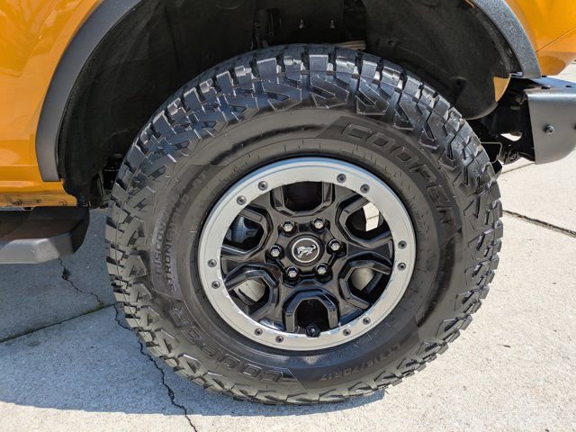 Certified 2021 Ford Bronco Outer Banks w/ Sasquatch Package image 11