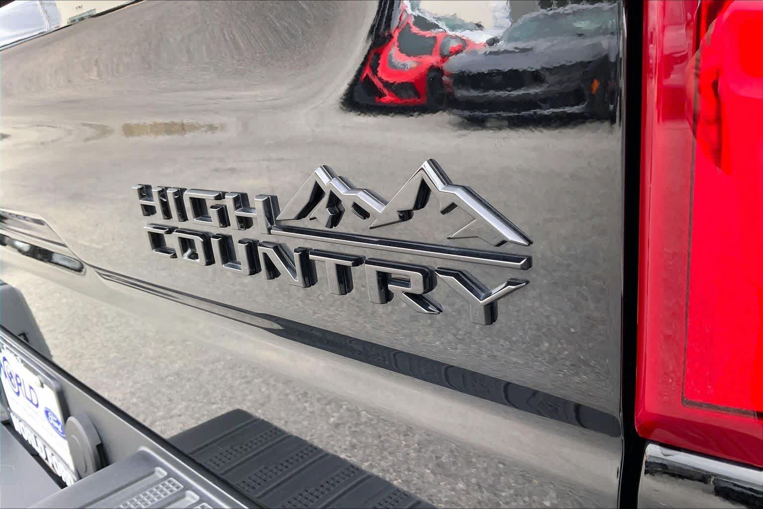 Used 2024 Chevrolet Silverado 1500 High Country w/ Midnight Edition AWD/4WD image 10