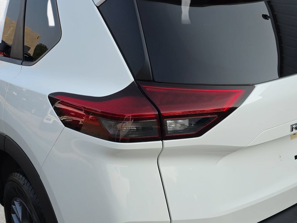 Used 2021 Nissan Rogue S AWD/4WD image 29