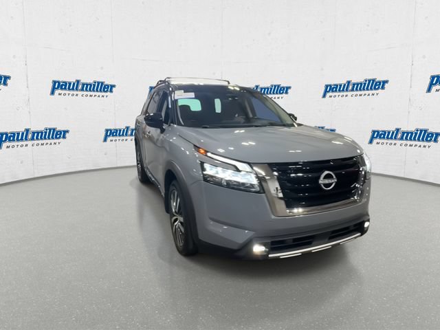 Used 2022 Nissan Pathfinder Platinum w/ Cargo Package AWD/4WD image 3