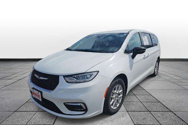 Used 2024 Chrysler Pacifica Touring-L FWD image 1