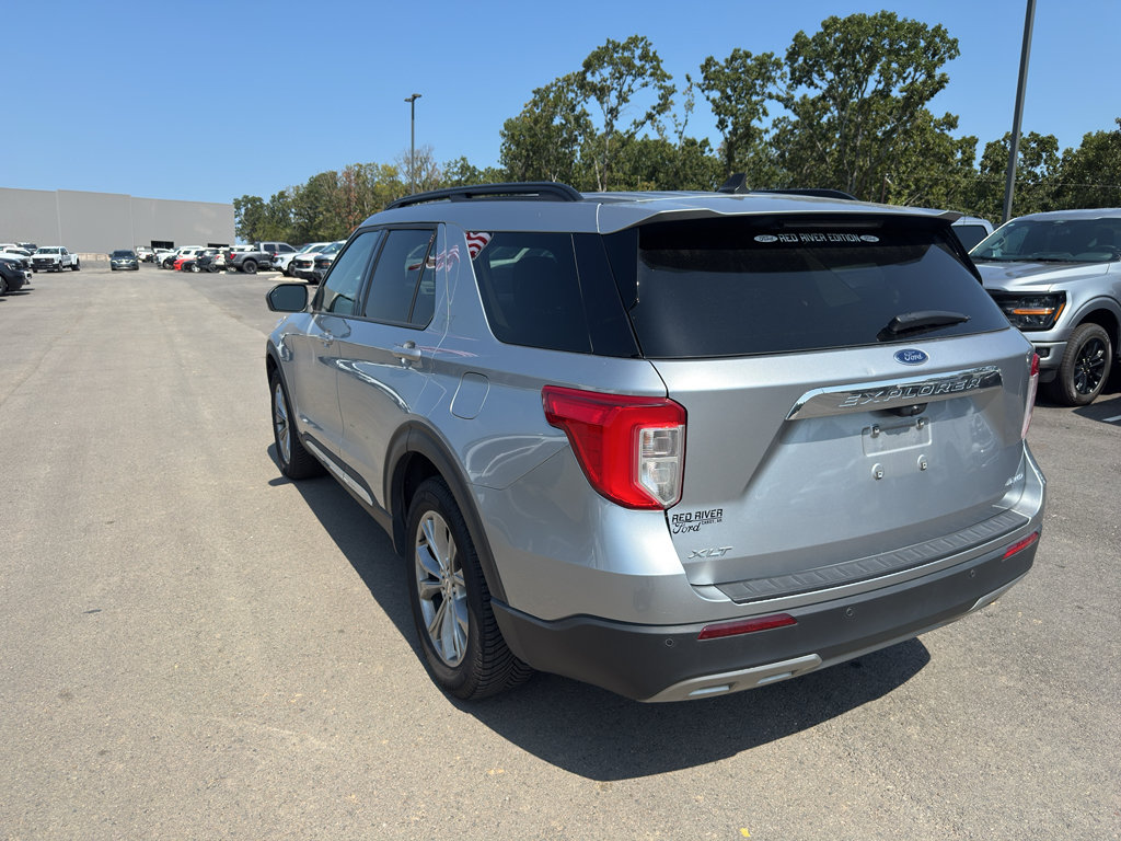Certified 2022 Ford Explorer XLT w/ Equipment Group 202A AWD/4WD image 7