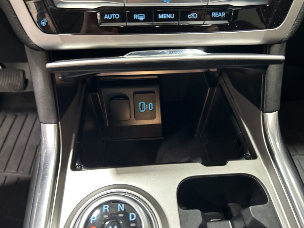 Certified 2020 Ford Explorer XLT w/ Equipment Group 202A AWD/4WD image 23