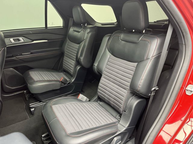 Certified 2025 Ford Explorer ST-Line w/ Premium Package AWD/4WD image 13