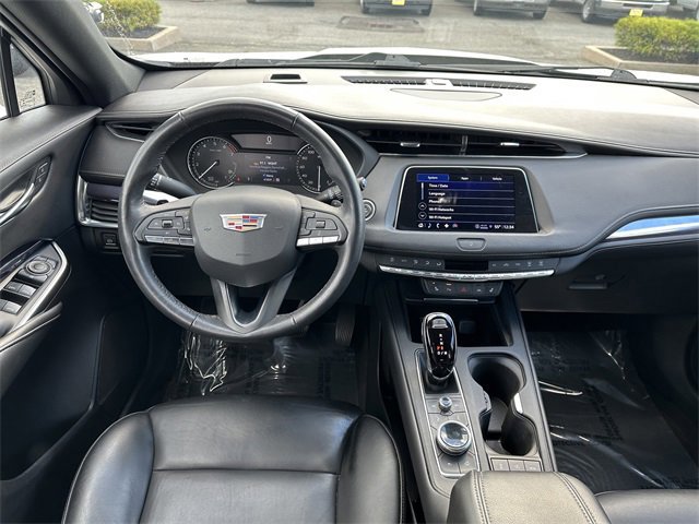 Used 2022 Cadillac XT4 Luxury w/ Cold Weather Package image 14