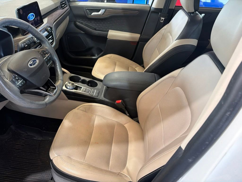 Certified 2020 Ford Escape Titanium w/ Titanium Premium Package 2.0 AWD/4WD image 8