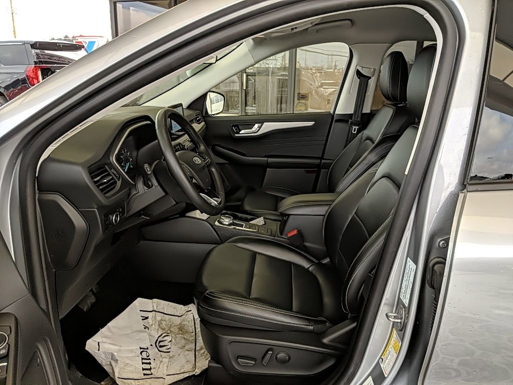 Certified 2022 Ford Escape SEL image 12