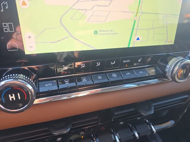 Used 2023 GMC Canyon AT4 w/ Technology Package image 16