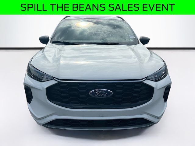 Certified 2023 Ford Escape ST-Line AWD/4WD image 2