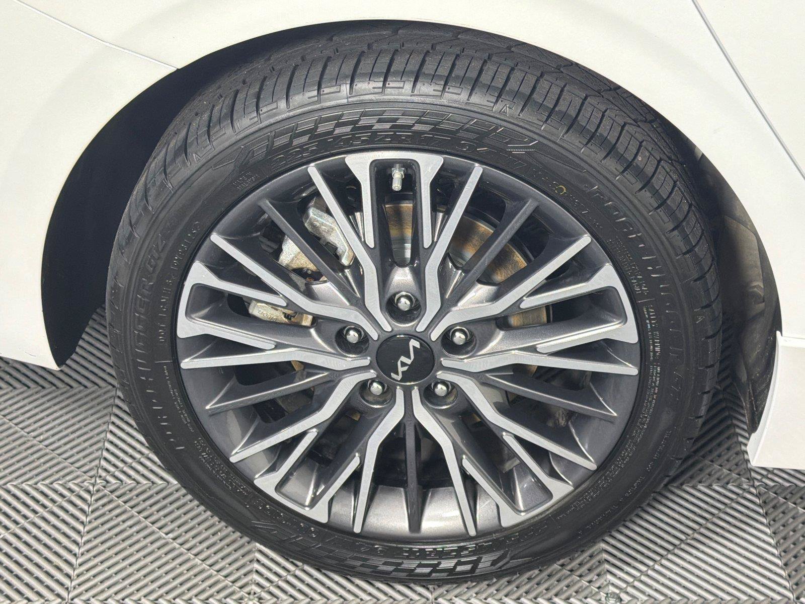 Used 2022 Kia Forte GT-Line w/ GT-Line Technology Package FWD image 17