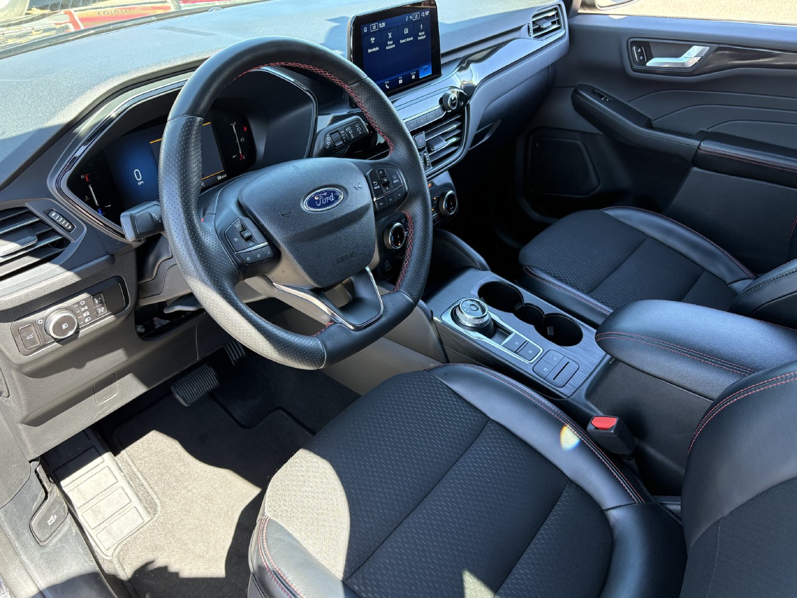 Certified 2025 Ford Escape ST-Line Select AWD/4WD image 23