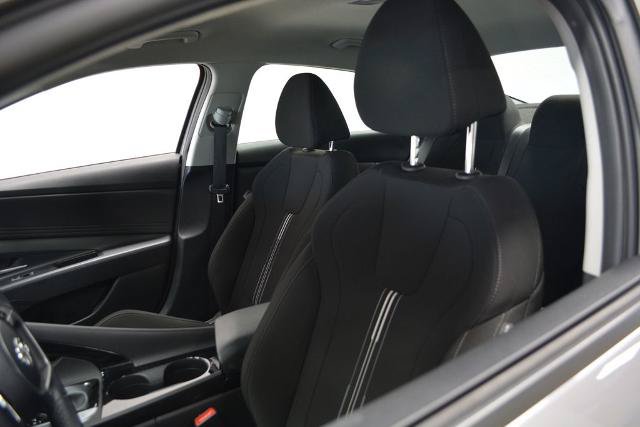 Used 2023 Hyundai Elantra SEL w/ Convenience Package FWD image 8