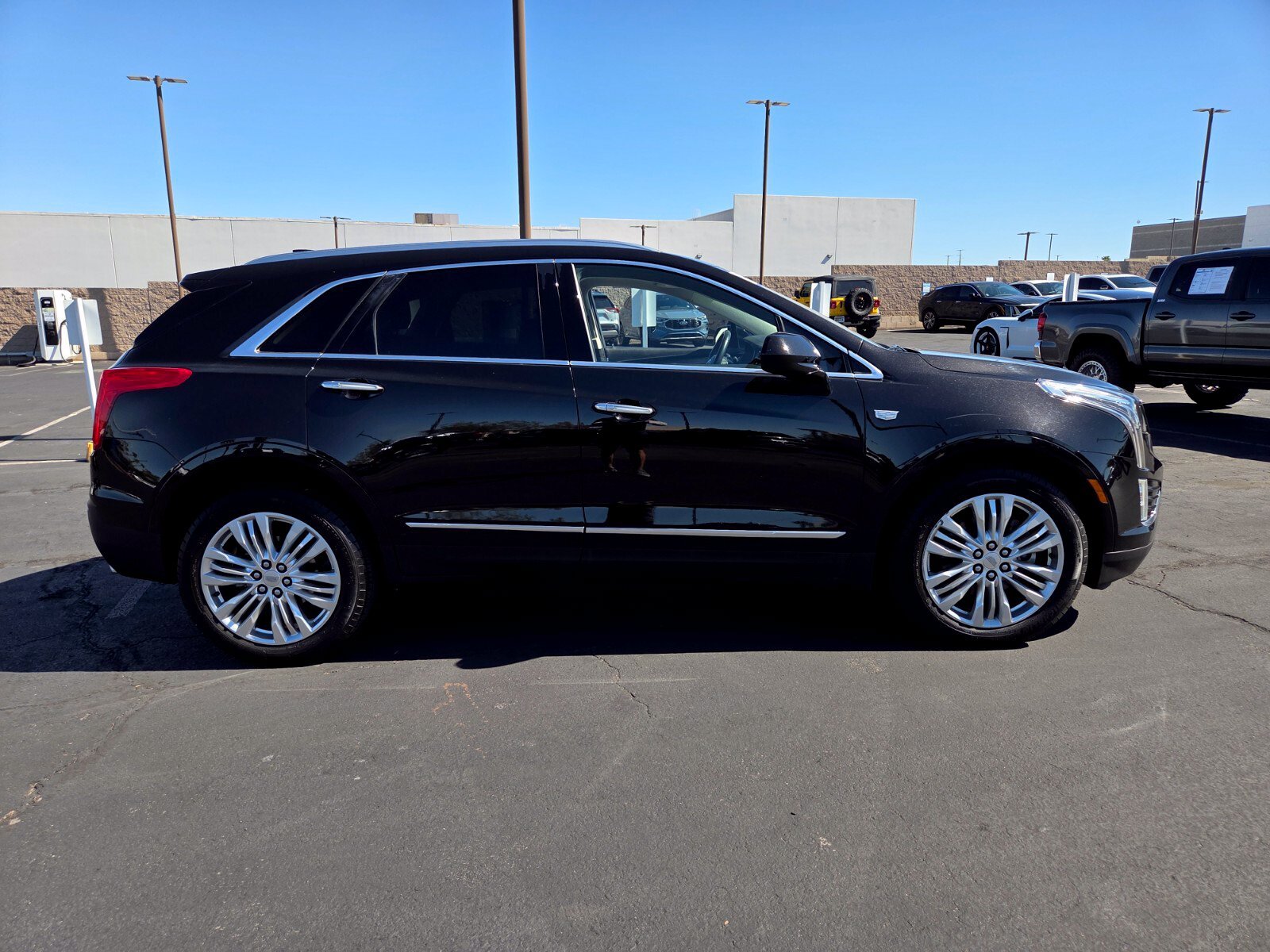 Used 2018 Cadillac XT5 Premium Luxury AWD/4WD image 7
