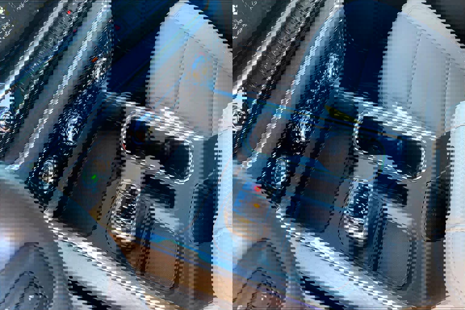 Used 2022 GMC Sierra 1500 SLT w/ SLT Convenience Package image 16