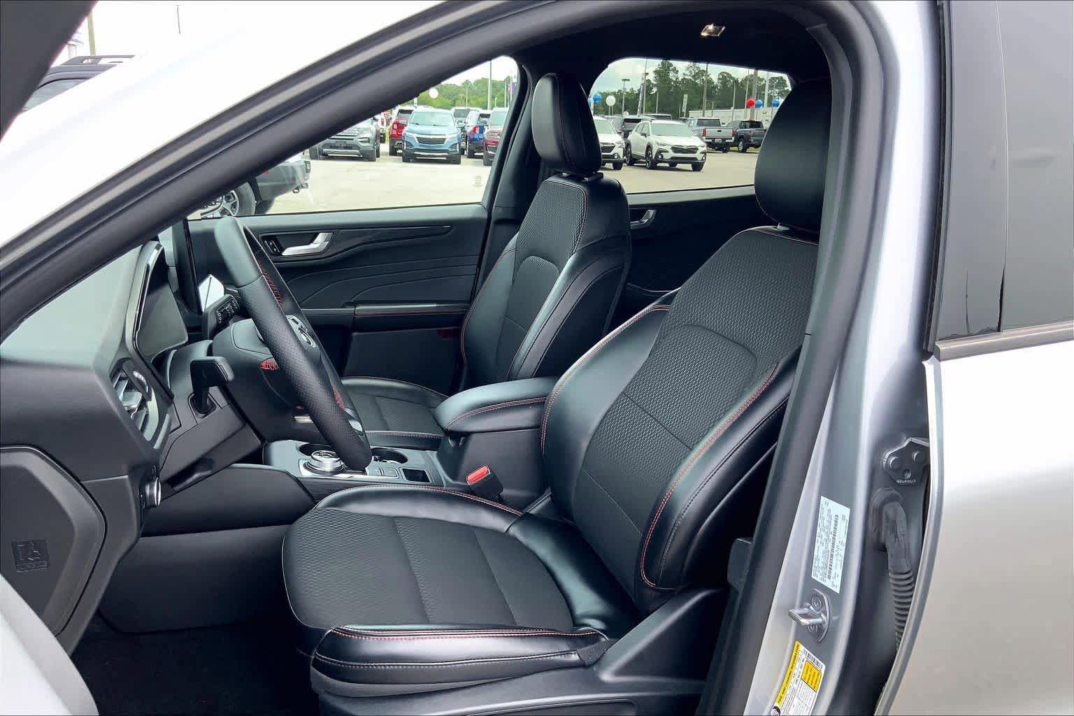 Certified 2024 Ford Escape ST-Line w/ Tech Pack #1 FWD image 8