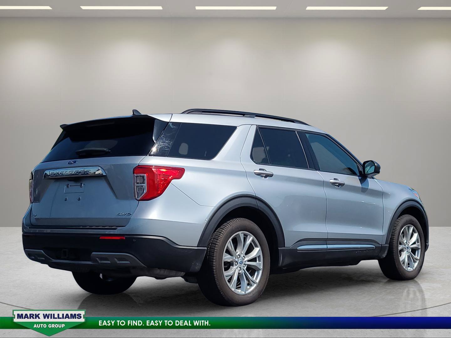 Certified 2023 Ford Explorer XLT w/ Equipment Group 202A AWD/4WD image 4