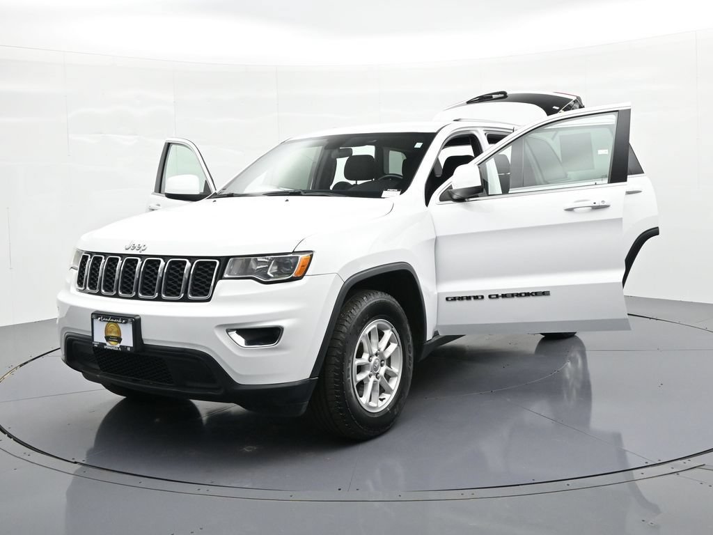 Used 2020 Jeep Grand Cherokee Laredo AWD/4WD image 29