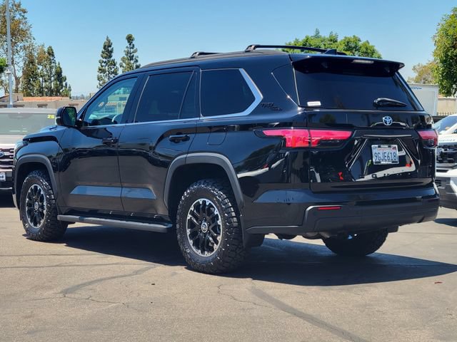 Used 2023 Toyota Sequoia SR5 w/ SR5 Premium Package AWD/4WD image 2