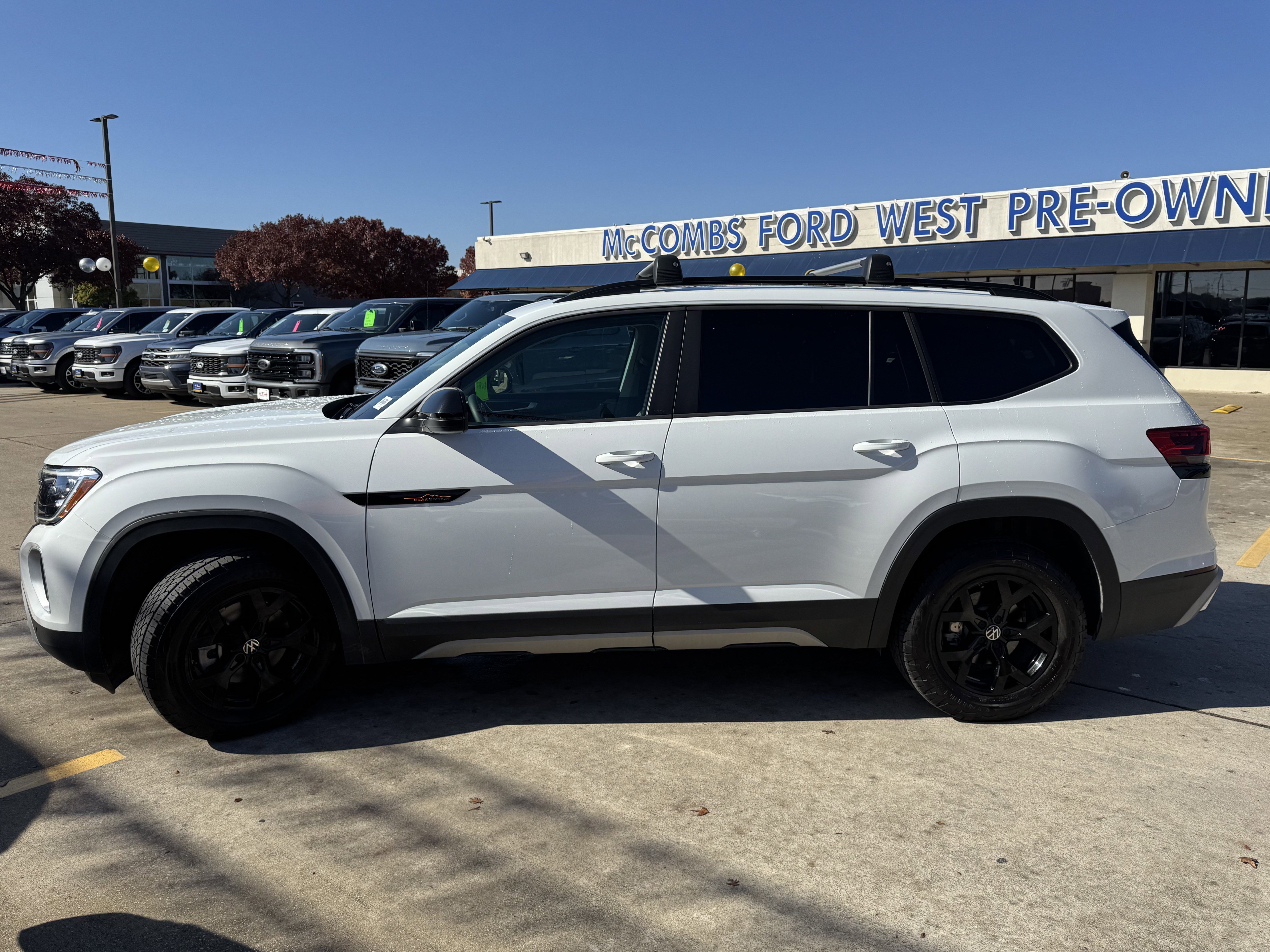 Used 2024 Volkswagen Atlas Peak Edition SE image 13