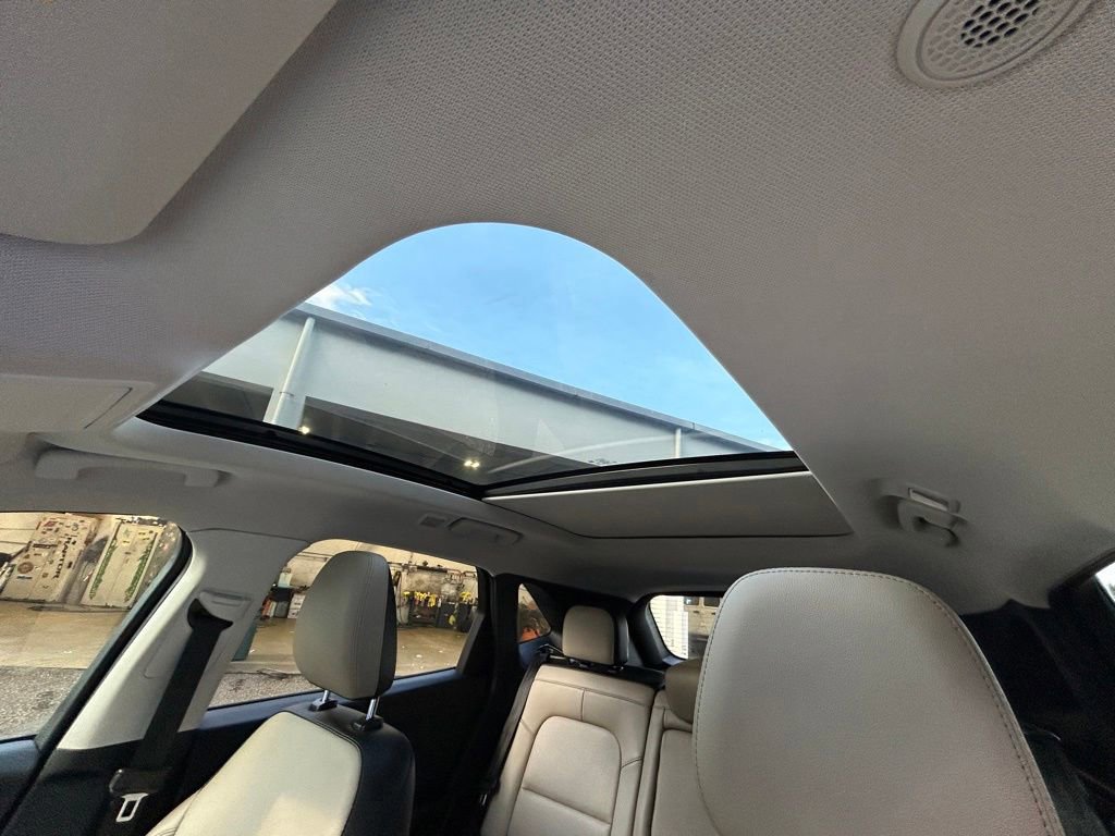 Certified 2022 Ford Escape SEL FWD image 12