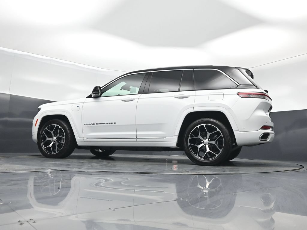Used 2023 Jeep Grand Cherokee Summit AWD/4WD image 51