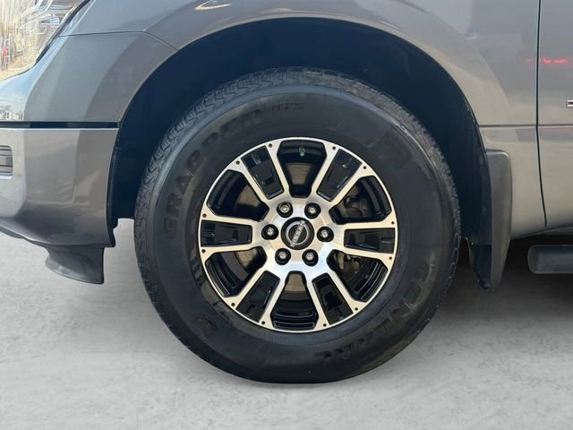 Used 2024 Nissan Titan SV w/ SV Convenience Package image 23