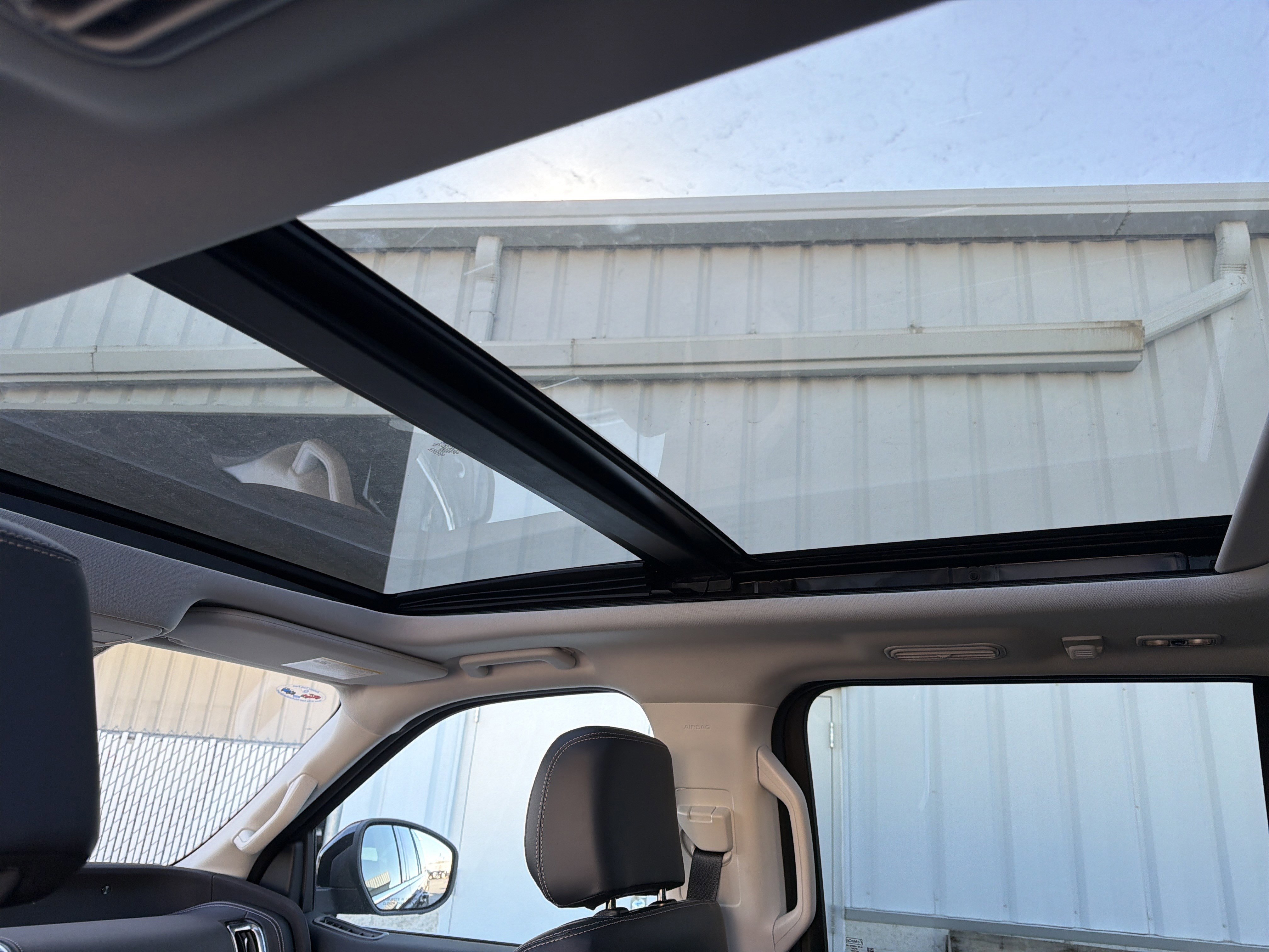 Certified 2025 Ford Expedition Platinum image 37