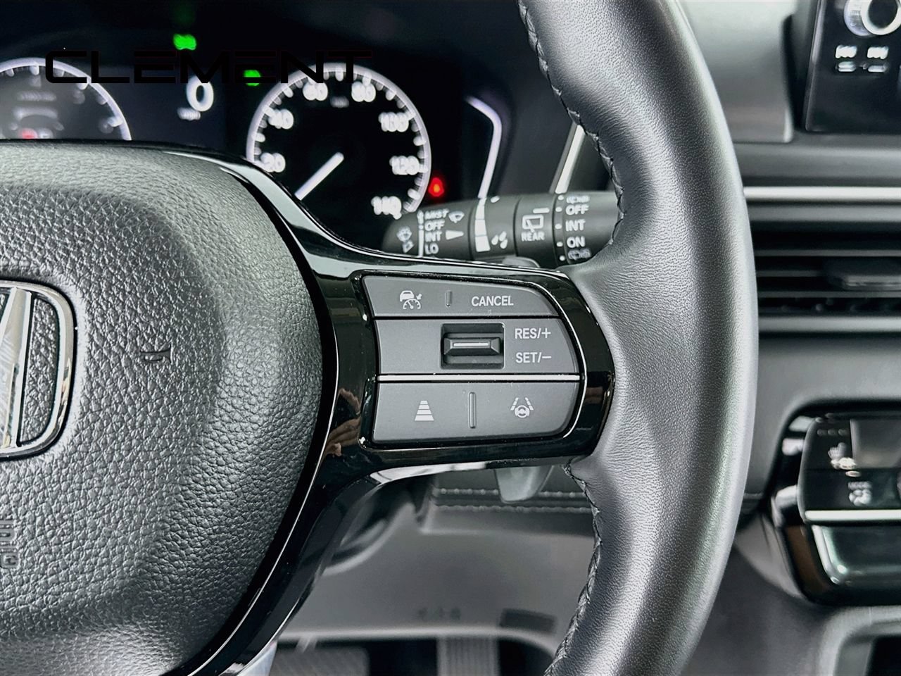 Used 2025 Honda Pilot EX-L image 17