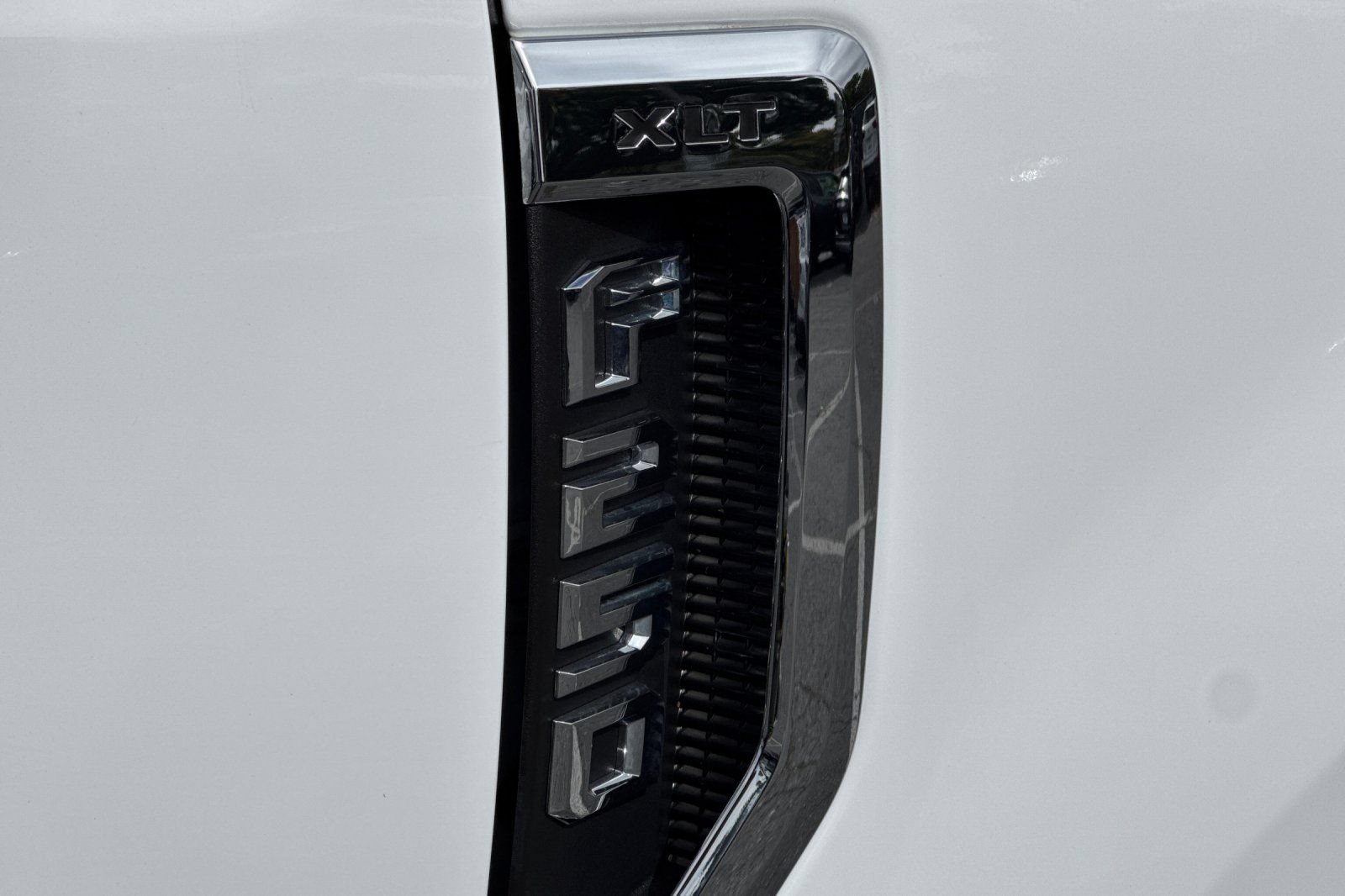 Certified 2022 Ford F250 XLT w/ XLT Premium Package AWD/4WD image 26