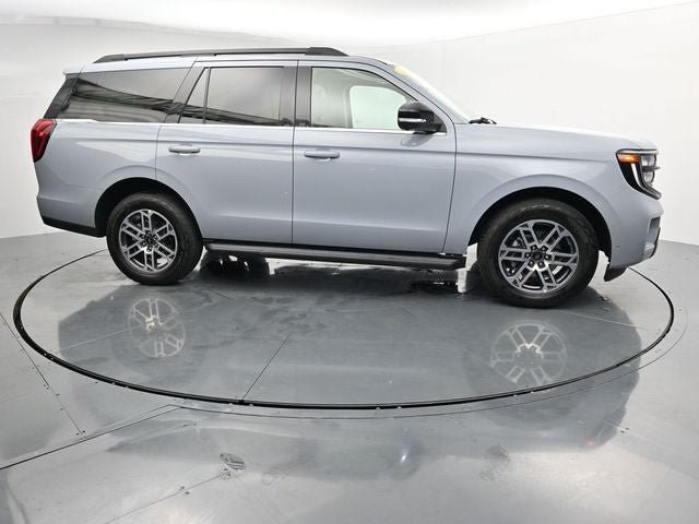 Certified 2025 Ford Expedition Active AWD/4WD image 12