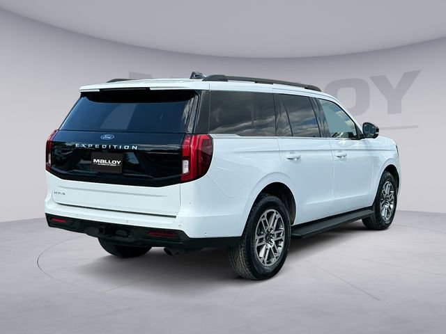 Certified 2025 Ford Expedition Active AWD/4WD image 5