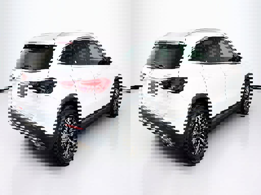 Used 2025 Mercedes-Benz GLA 250 4MATIC image 5