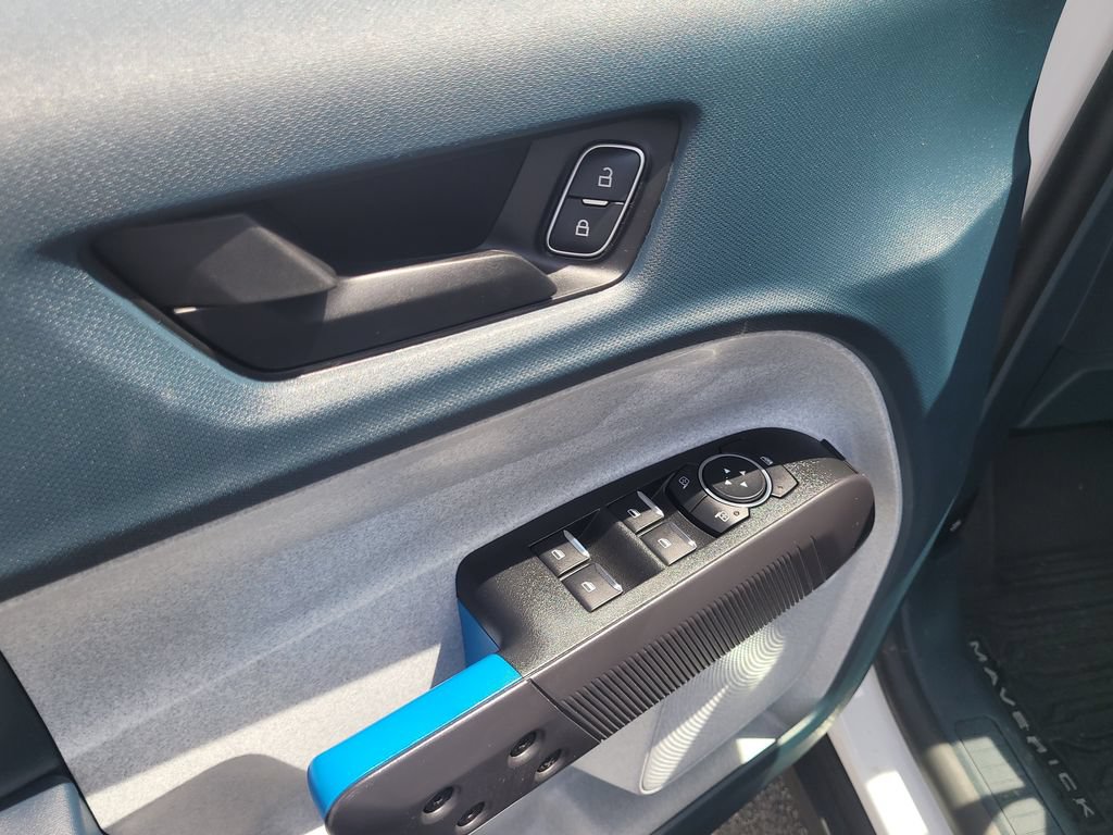 Certified 2025 Ford Maverick XLT FWD image 15