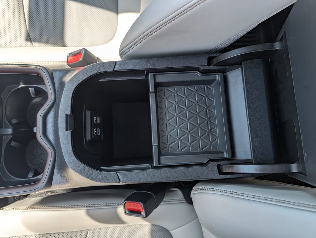 Used 2023 Toyota RAV4 Limited AWD/4WD image 16