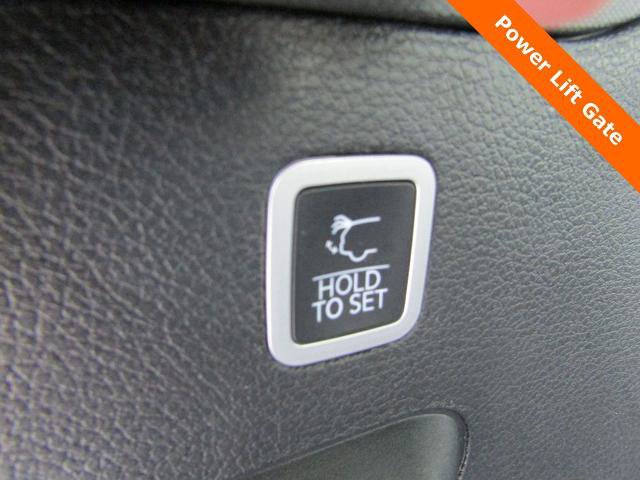 Used 2022 Jeep Wagoneer Series III AWD/4WD image 22