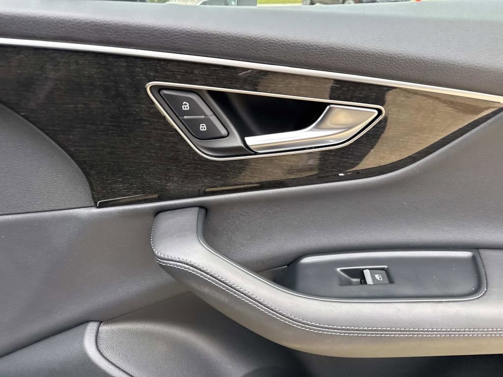 Used 2023 Audi Q7 3.0T Premium Plus w/ Premium Plus Package image 17