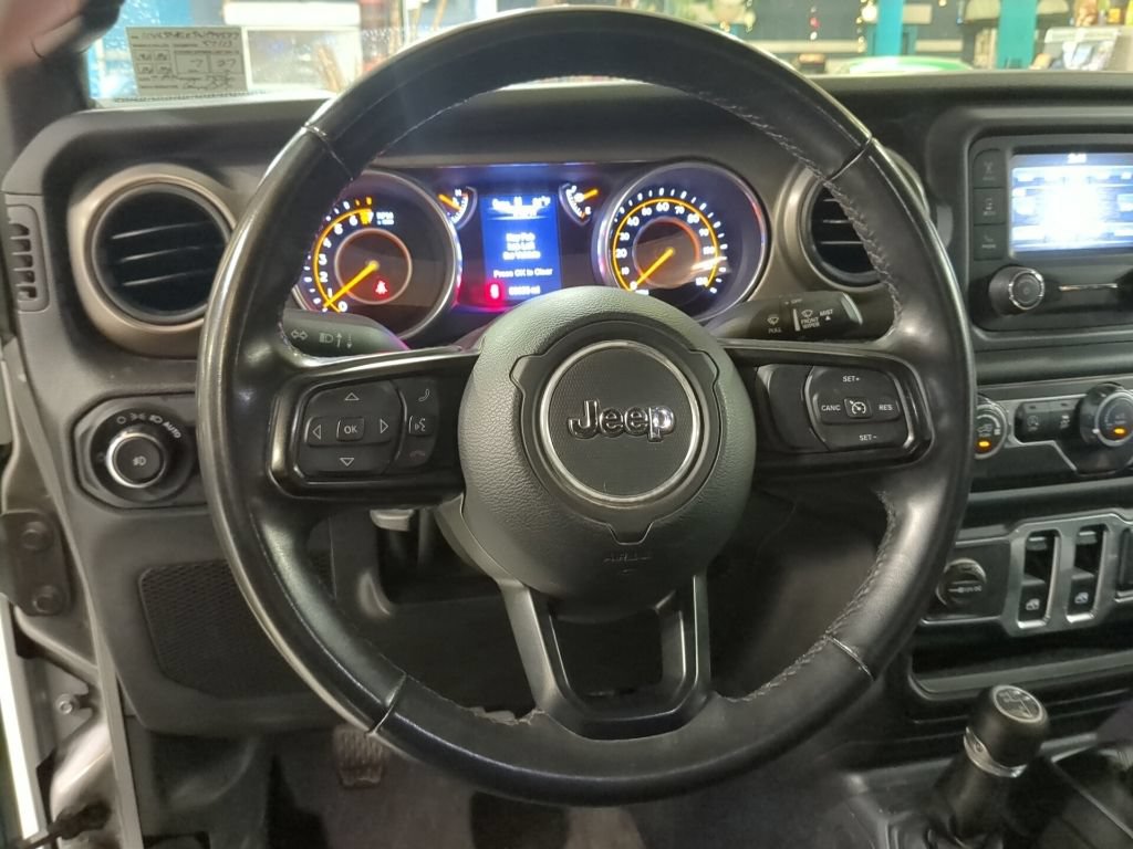 Used 2018 Jeep Wrangler Sport AWD/4WD image 2