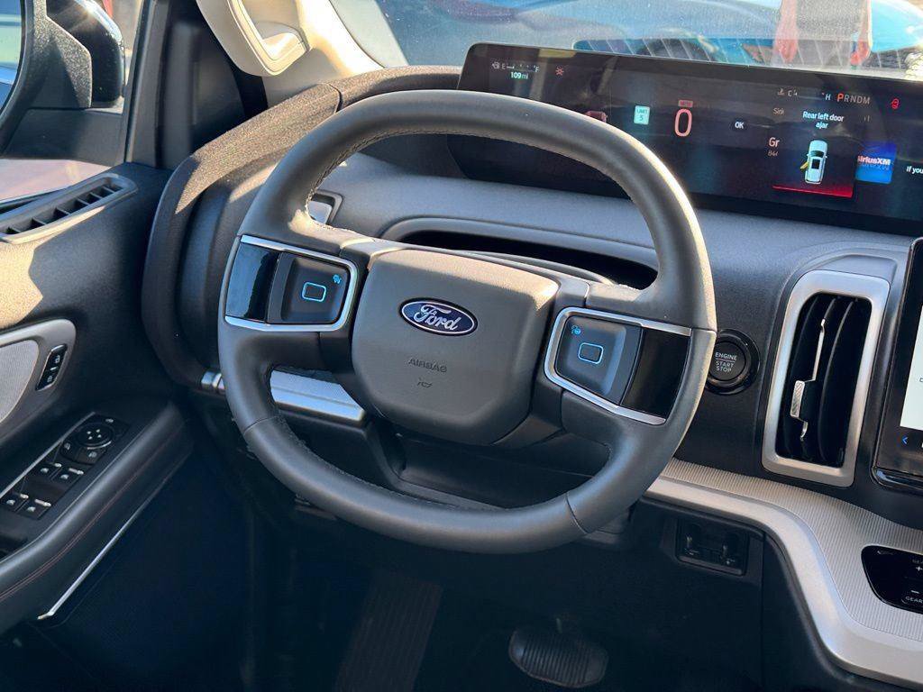 Certified 2025 Ford Expedition Active AWD/4WD image 21