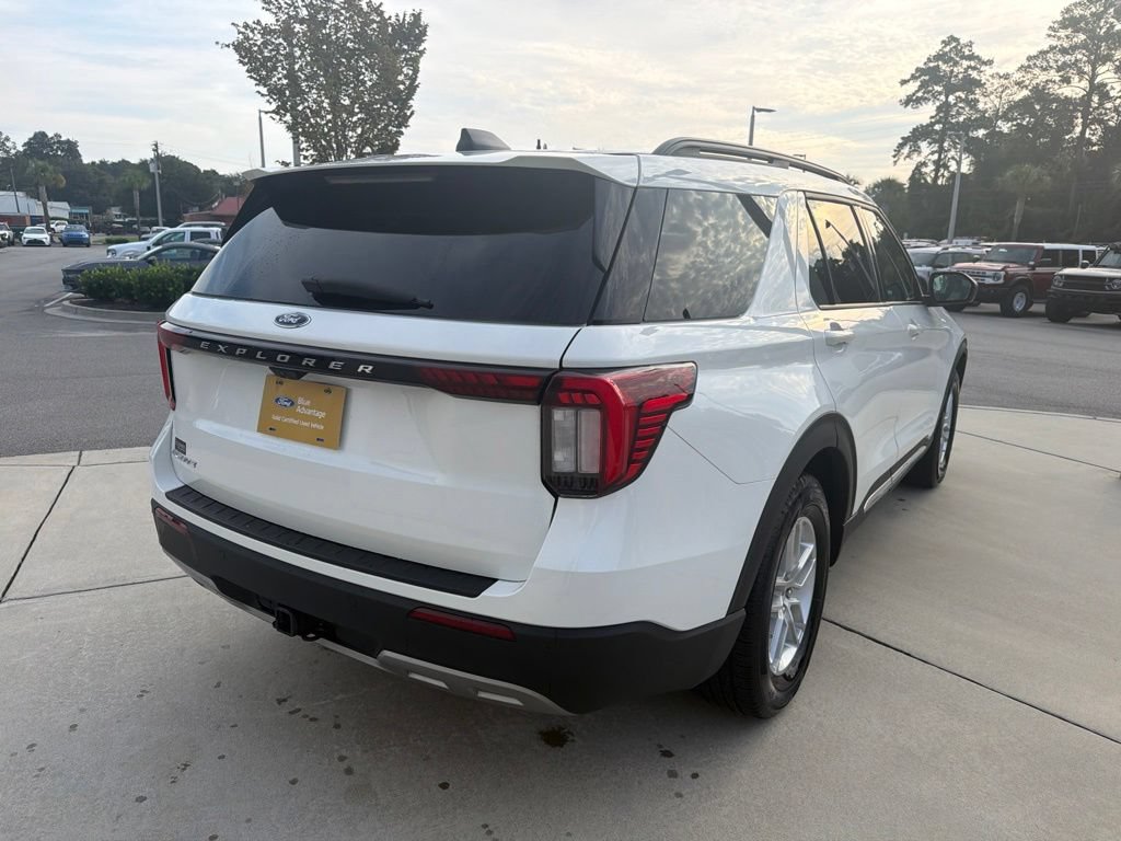 Certified 2025 Ford Explorer Active w/ Active Comfort Package RWD image 8