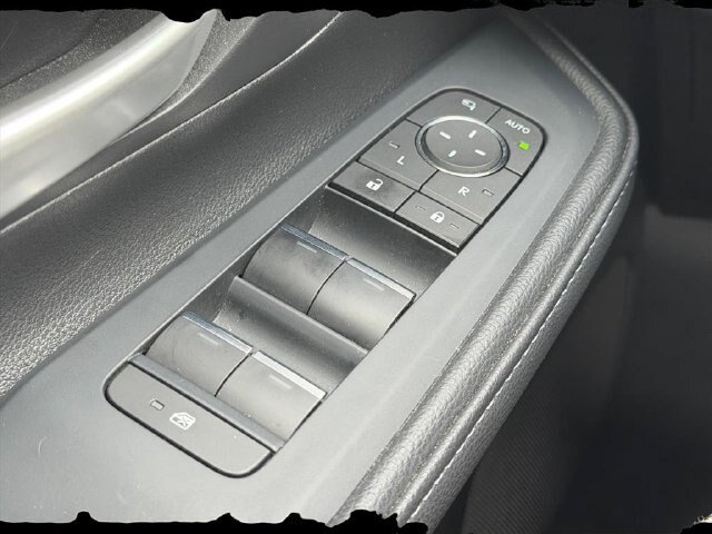 Used 2025 Toyota Grand Highlander AWD image 18