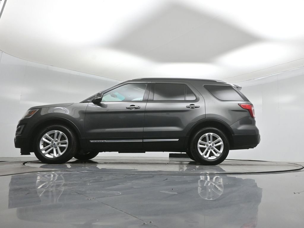 Certified 2017 Ford Explorer XLT w/ Equipment Group 202A image 8