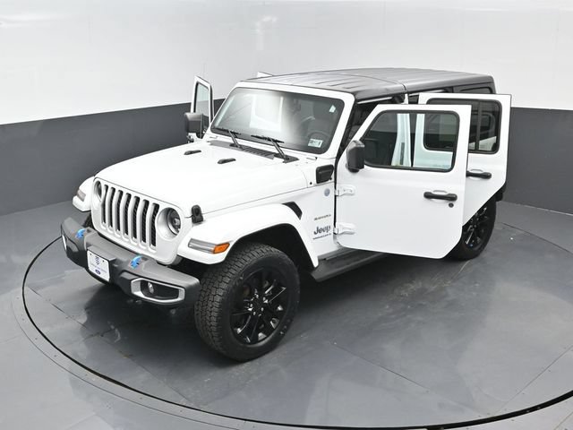 Used 2023 Jeep Wrangler Unlimited Sahara AWD/4WD image 24