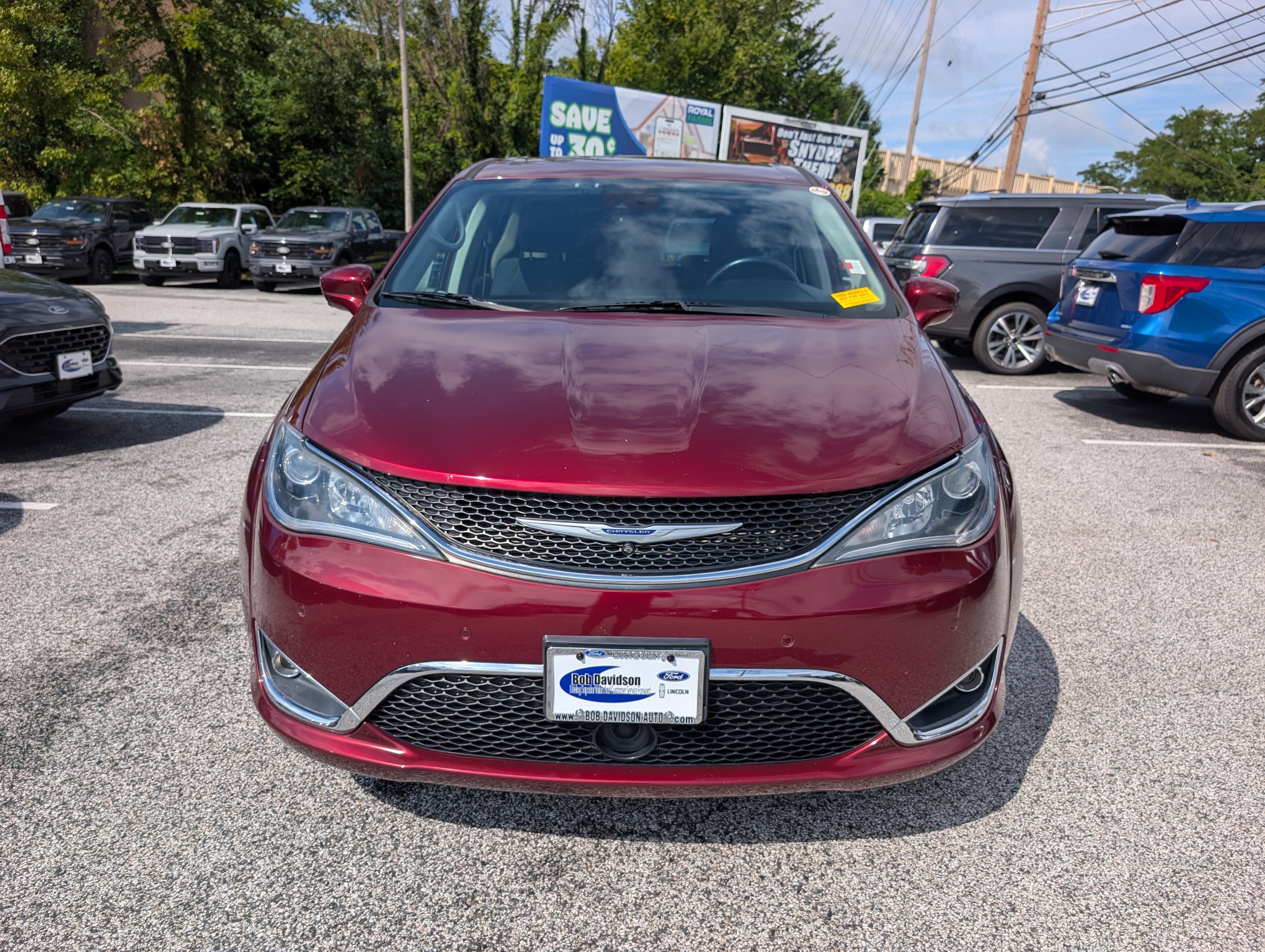 Used 2019 Chrysler Pacifica Touring Plus w/ Advanced Safetytec Group FWD image 10
