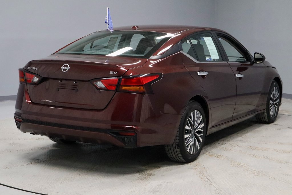 Used 2024 Nissan Altima 2.5 SV image 10