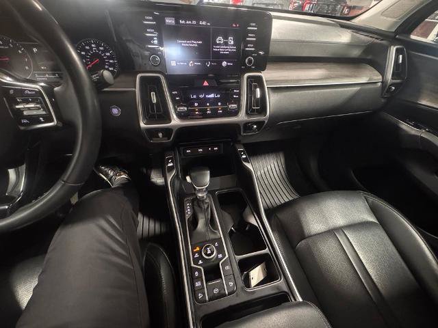 Used 2021 Kia Sorento EX w/ Panoramic Sunroof Package AWD/4WD image 11