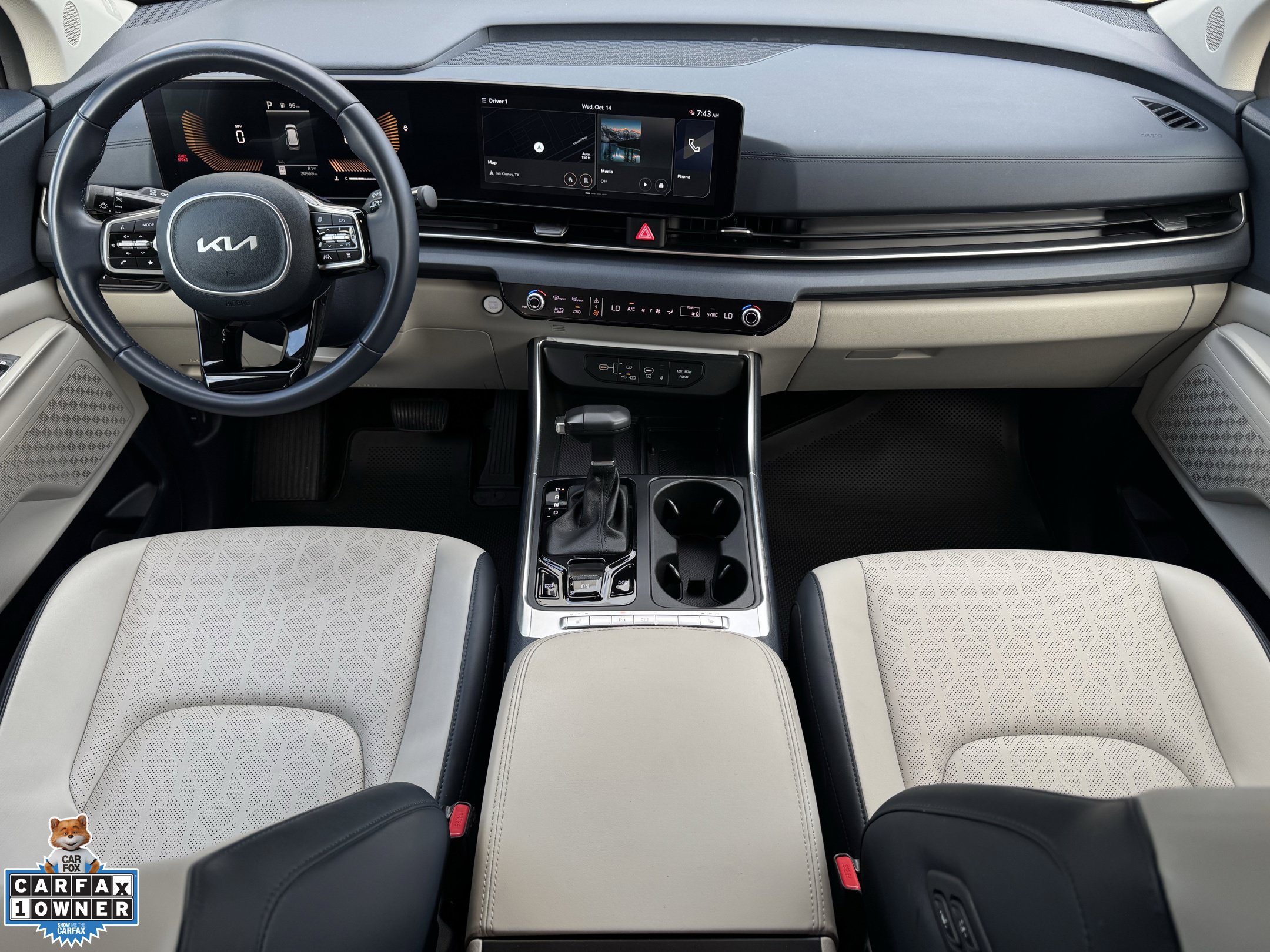 Used 2025 Kia Carnival EX FWD image 12