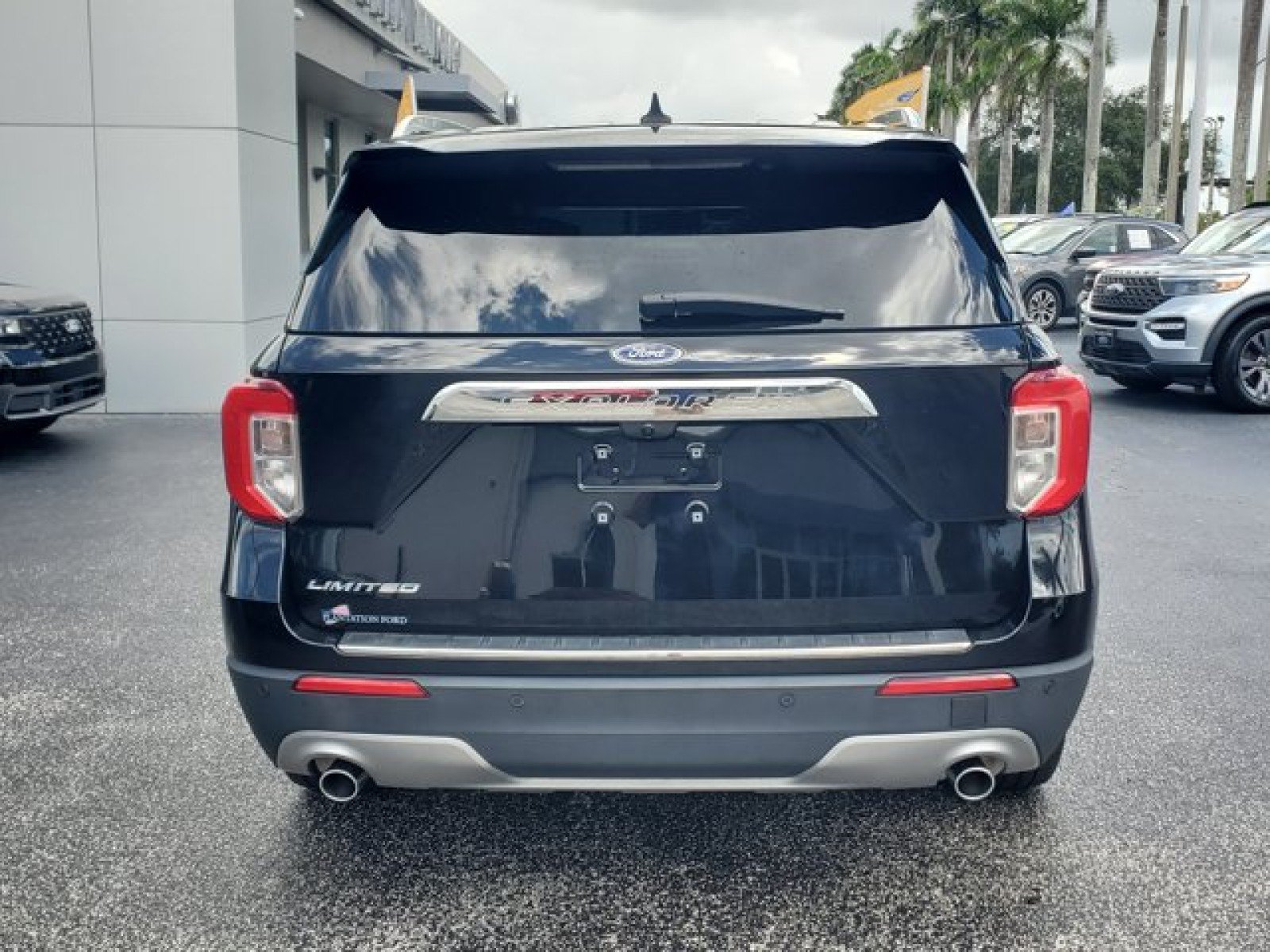 Certified 2023 Ford Explorer Limited w/ Limited Technology Package RWD image 6