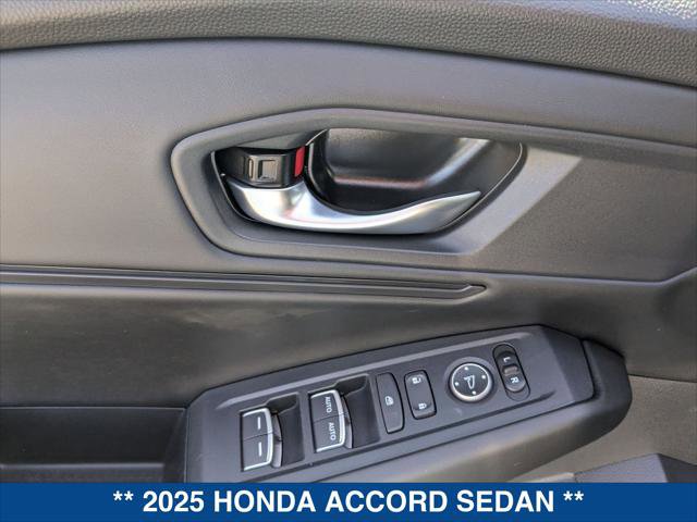 Used 2025 Honda Accord SE image 11