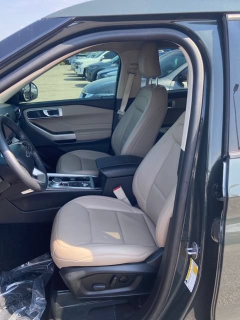 Certified 2024 Ford Explorer XLT w/ Equipment Group 202A AWD/4WD image 5