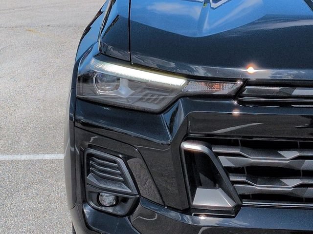 Used 2025 Chevrolet Colorado Z71 w/ Midnight Edition AWD/4WD image 10